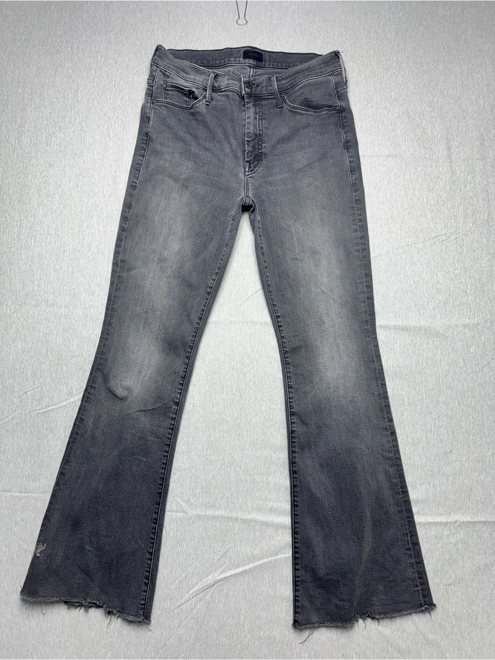MOTHER The Weekender Fray Jeans 28 Lighting Up Lanterns Gray Flare